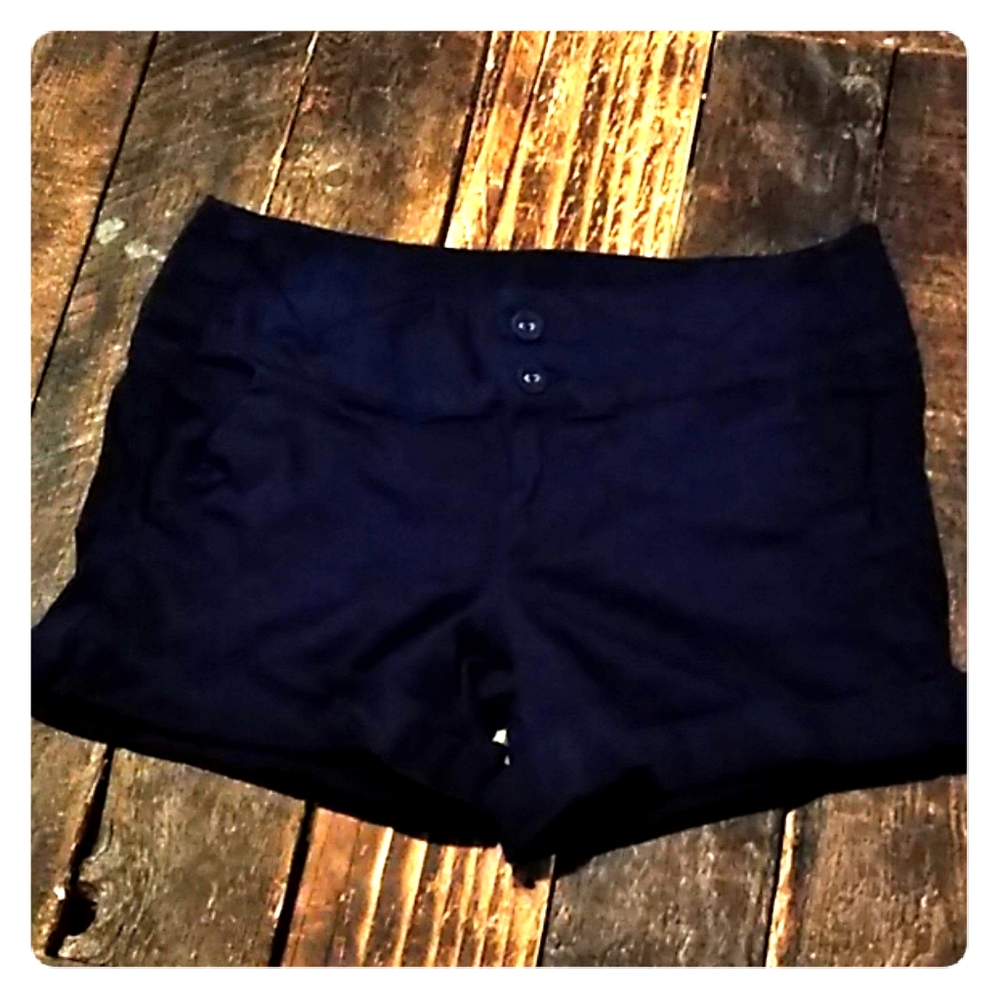 Demeanor Navy blue shorts
